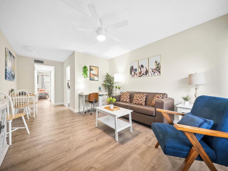 Riverwatch Apartments By Lowkl image