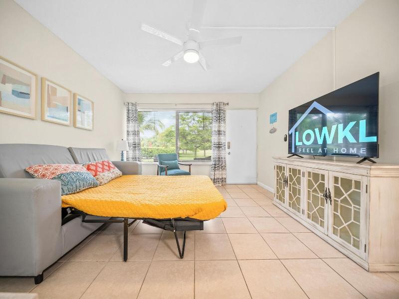 Riverwatch Apartments By Lowkl image
