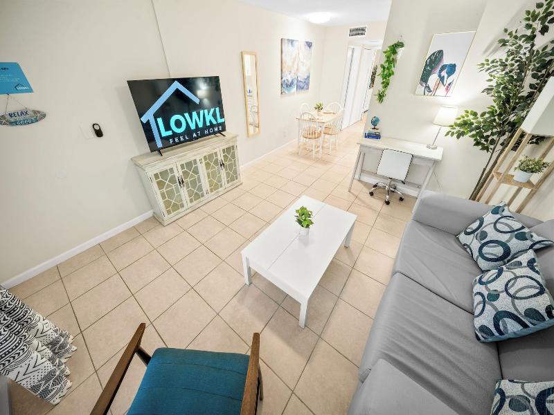 Riverwatch Apartments By Lowkl image