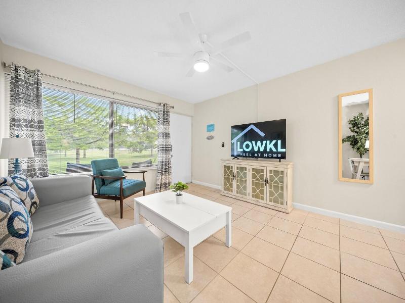 Riverwatch Apartments By Lowkl image