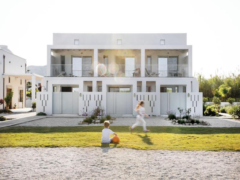 Alero Seaside Skyros Resort