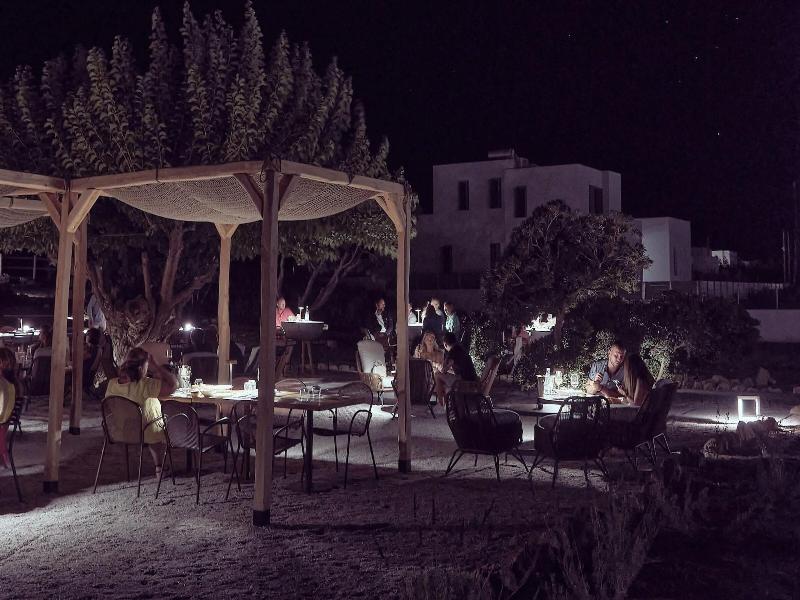 Alero Seaside Skyros Resort