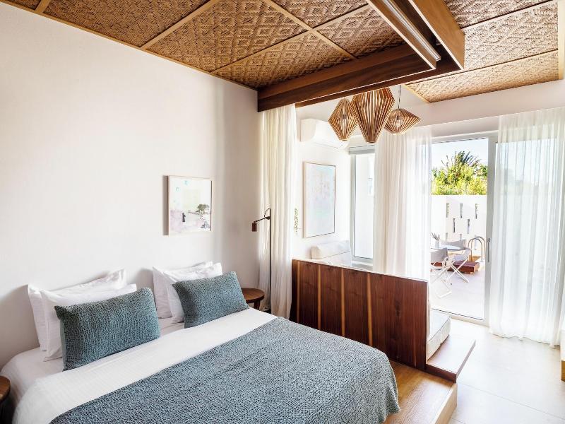 SUITE SEA VIEW WITH PRIVATE POOL