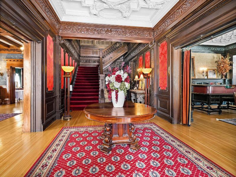 Historic Cotton Mansion Duluth Boutique Hotel