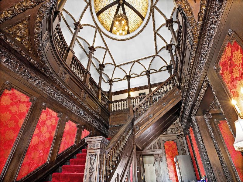 Historic Cotton Mansion Duluth Boutique Hotel
