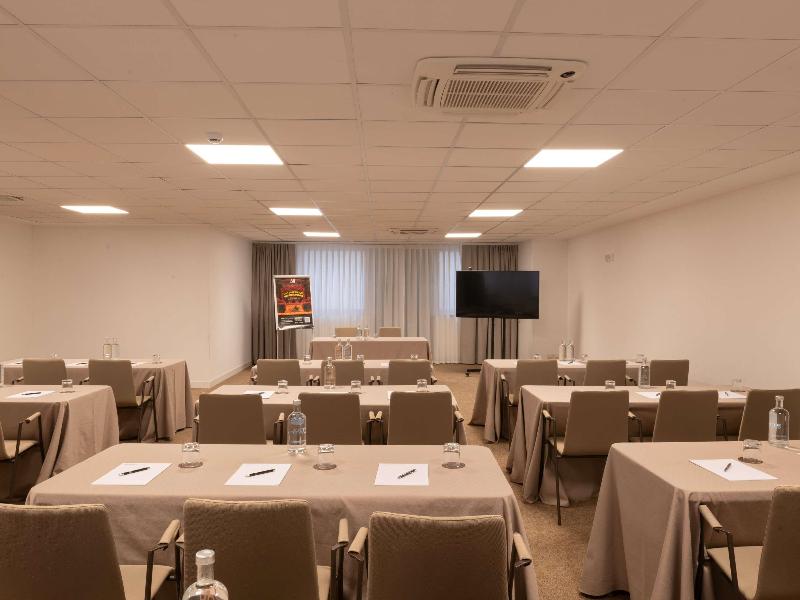 Mövenpick Hotel Bari image