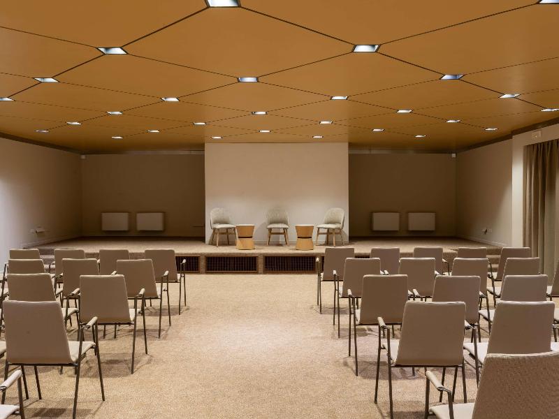 Mövenpick Hotel Bari image