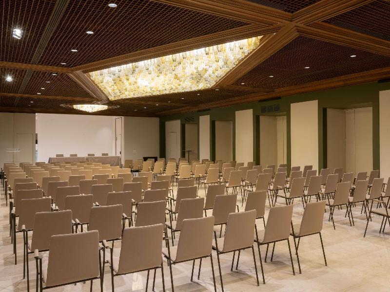 Mövenpick Hotel Bari image