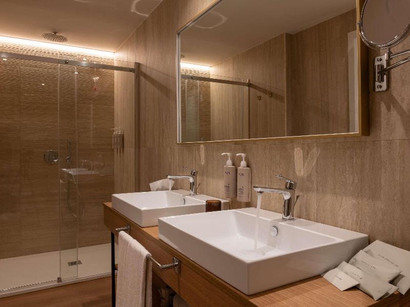 Mövenpick Hotel Bari image