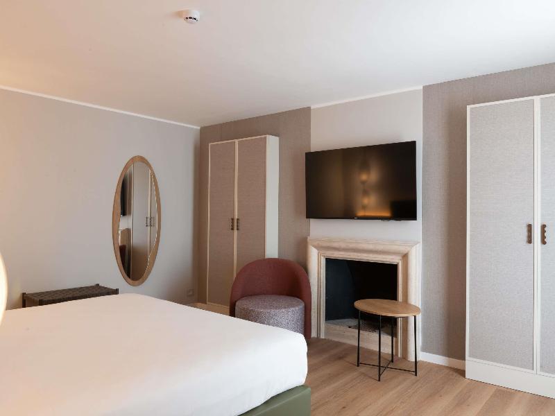 Movenpick Hotel Bari image