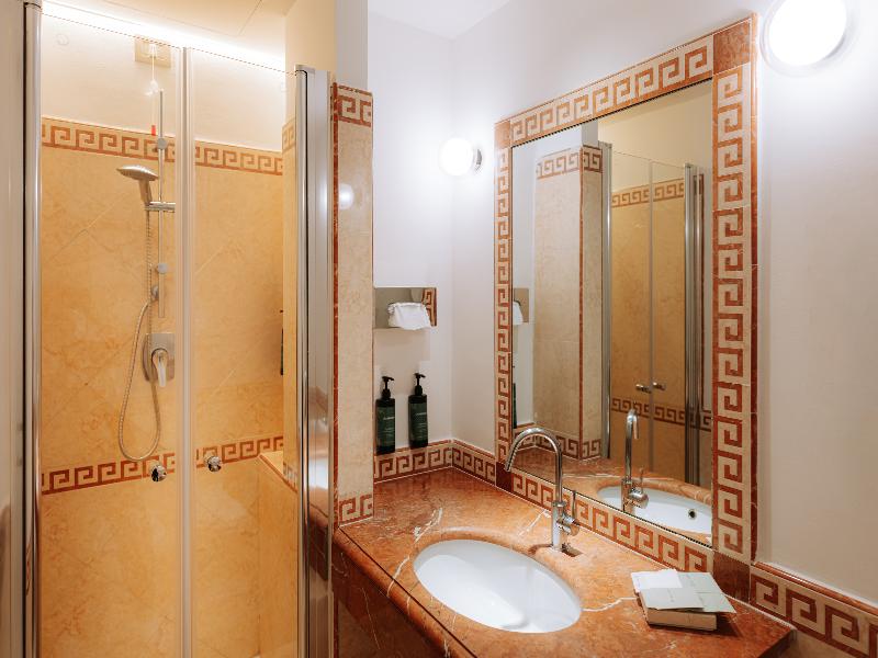 Mövenpick Hotel Bari image