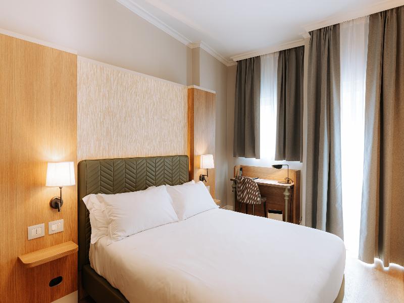 Mövenpick Hotel Bari image