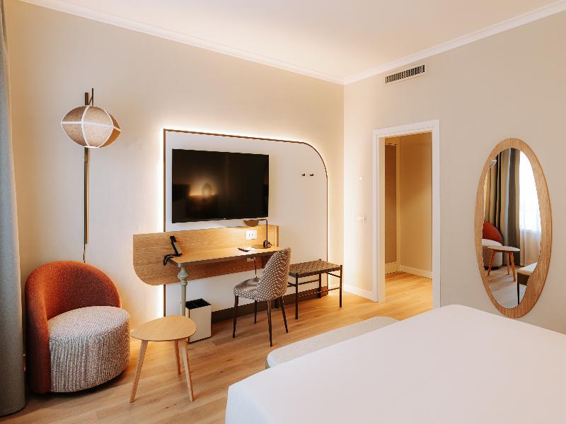 Mövenpick Hotel Bari image