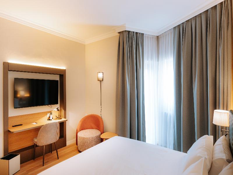 Mövenpick Hotel Bari image