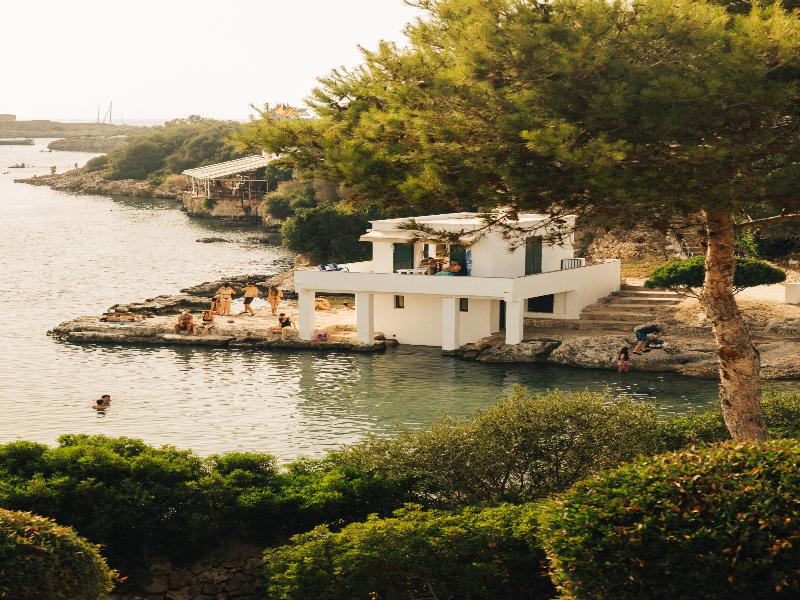 RIVELIAN Grand Menorca image