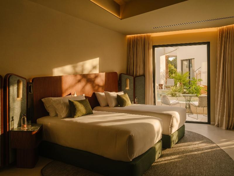 RIVELIAN Grand Menorca image