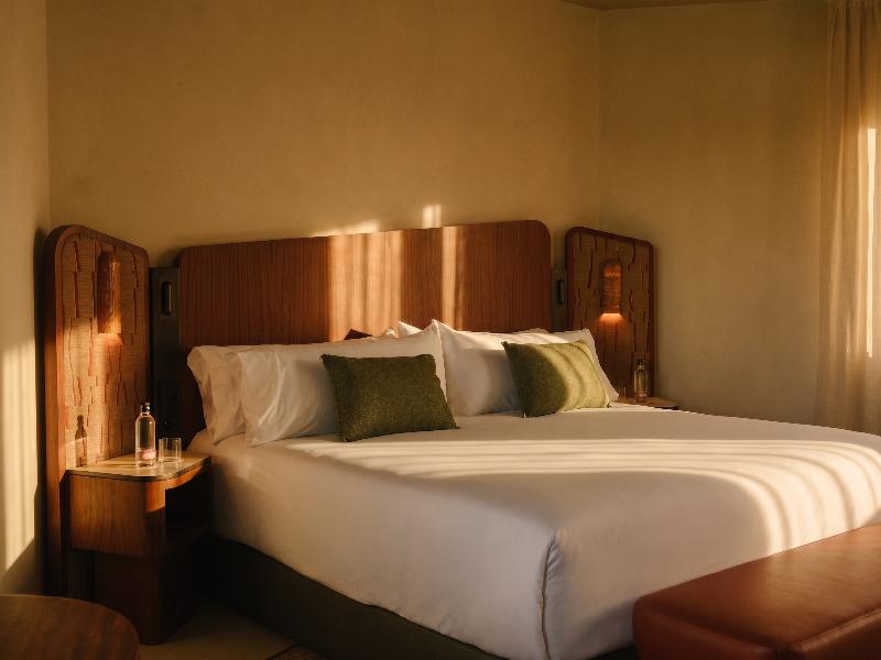 RIVELIAN Grand Menorca image