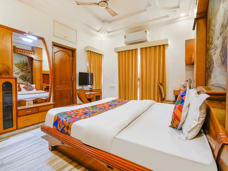 Hotel Rest & Peace image