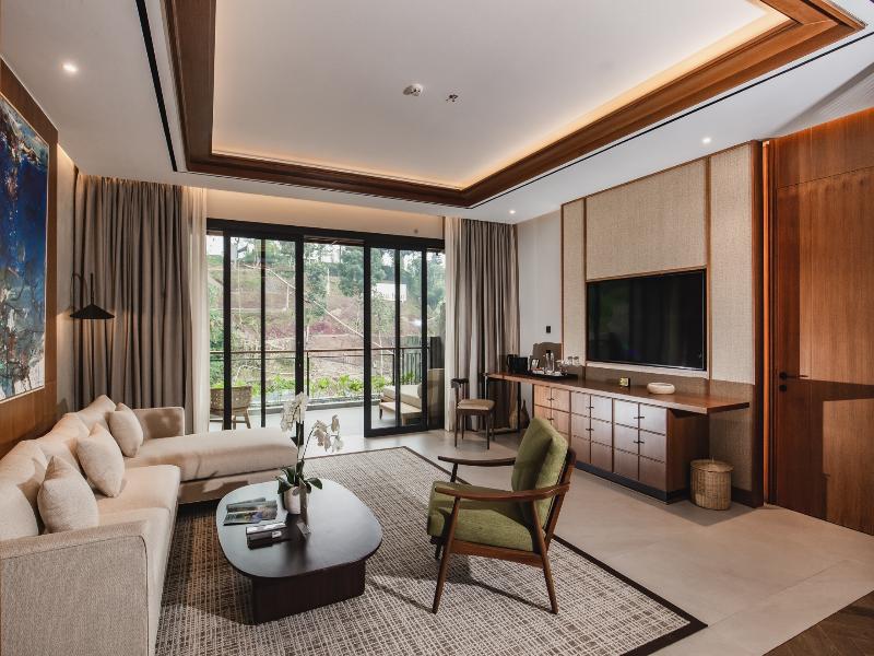 Plataran Puncak Resort image