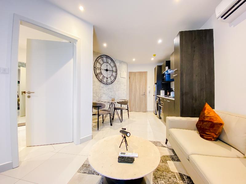 Accra Luxury Apartments At Loxwood image