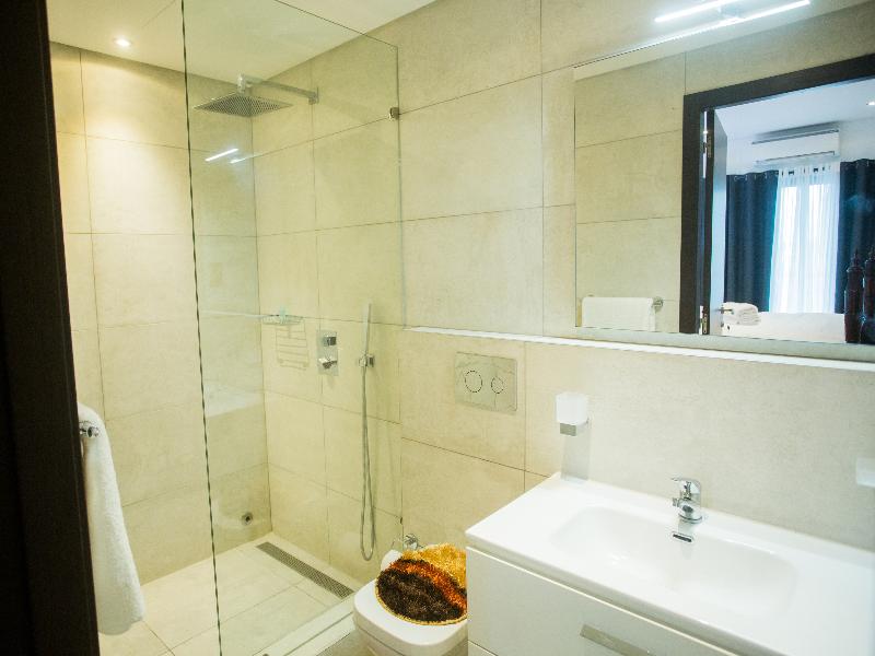 Accra Luxury Apartments At Loxwood image