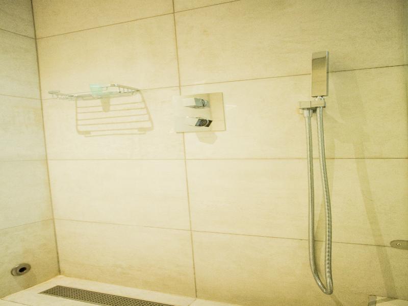 Accra Luxury Apartments At Loxwood image
