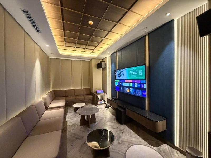Grand Anara Airport Hotel image