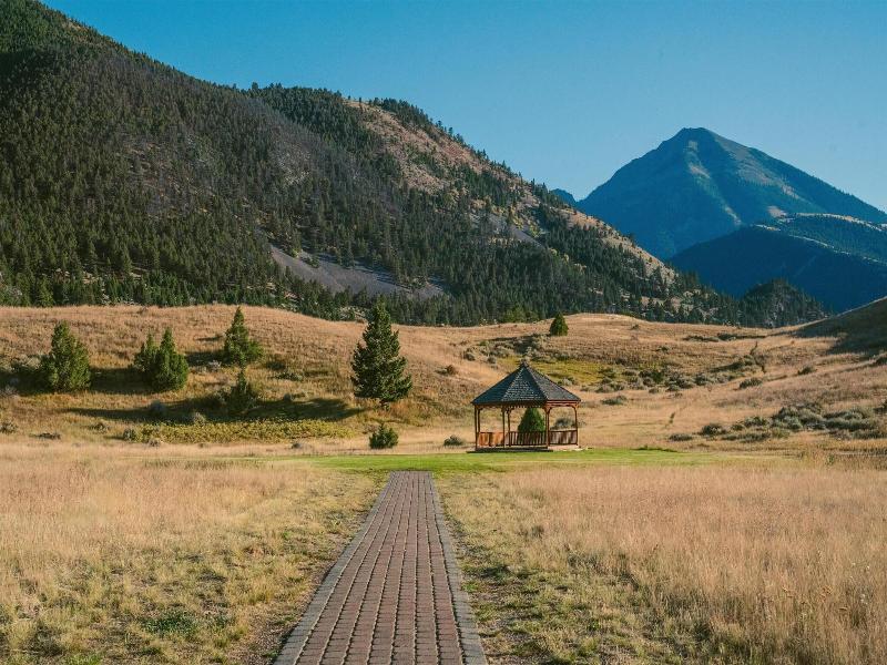 Chico Hot Springs Resort image