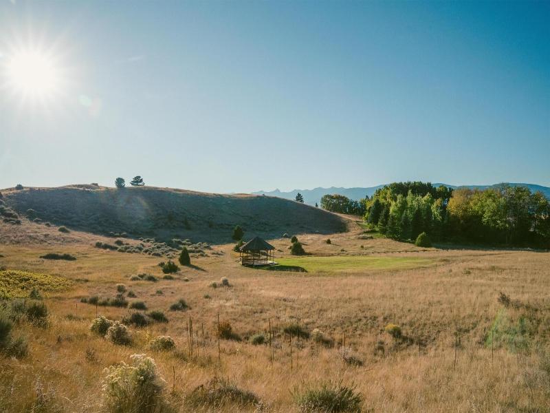 Chico Hot Springs Resort image