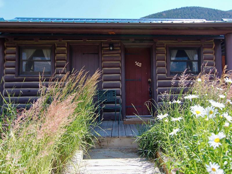 Chico Hot Springs Resort image