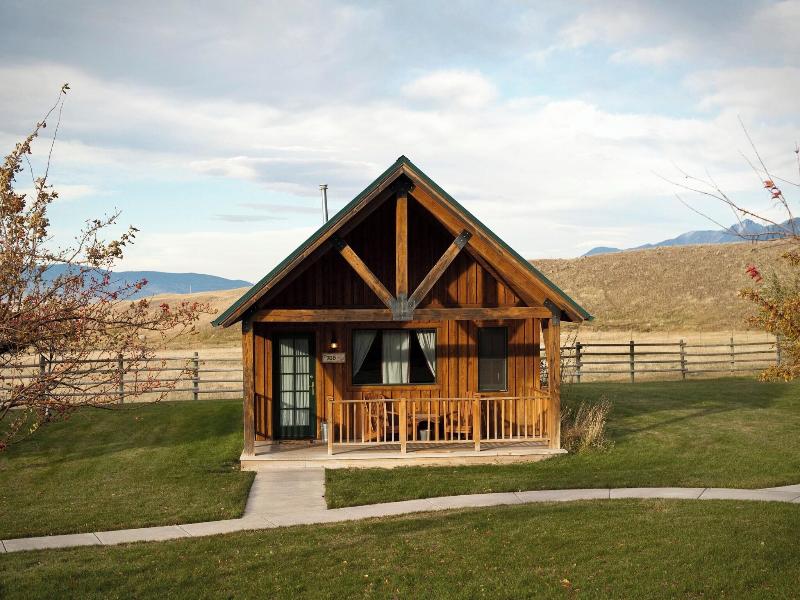 Chico Hot Springs Resort image