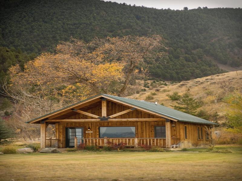 Chico Hot Springs Resort image
