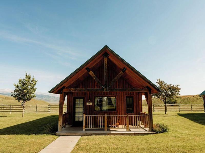 Chico Hot Springs Resort image