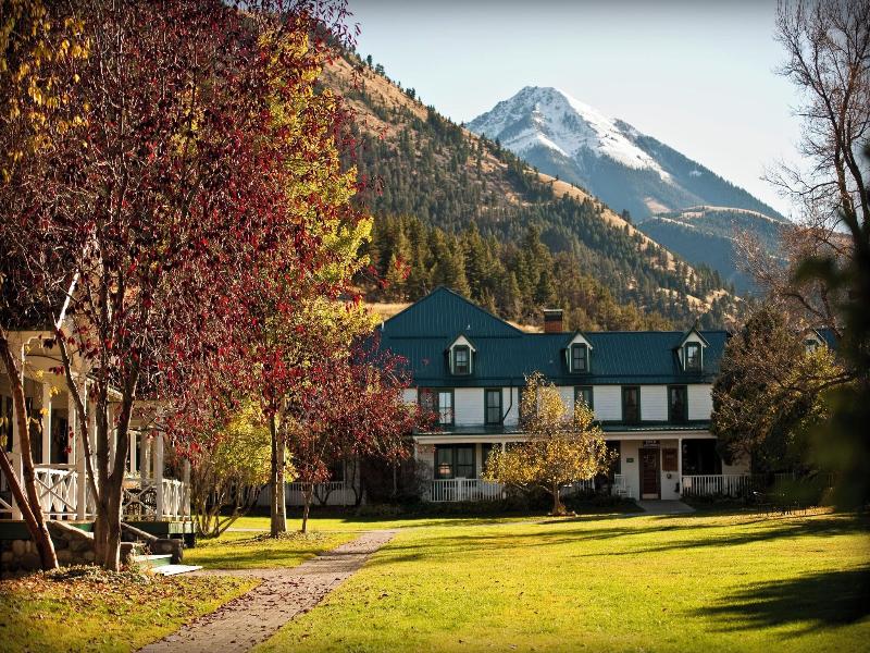 Chico Hot Springs Resort image