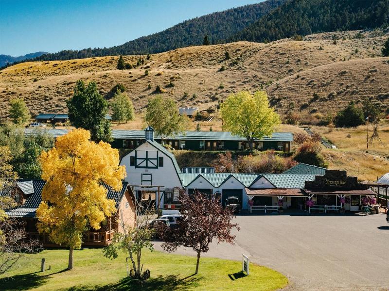 Chico Hot Springs Resort image