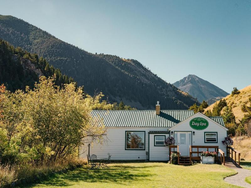 Chico Hot Springs Resort image