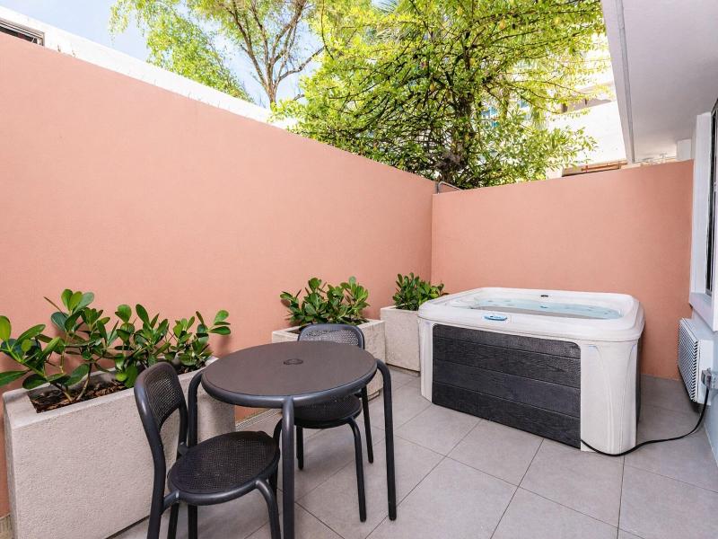 Hibird- Apartment And Suites Hotel image