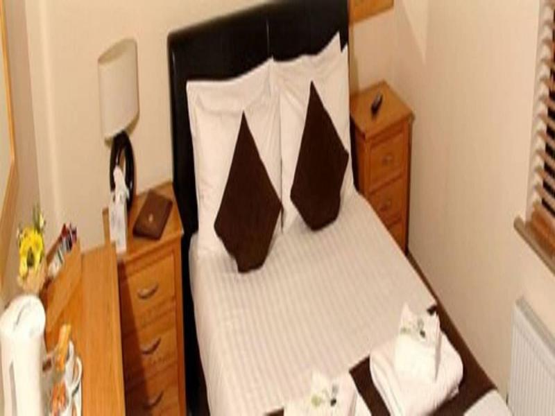 The Elm Tree Inn image