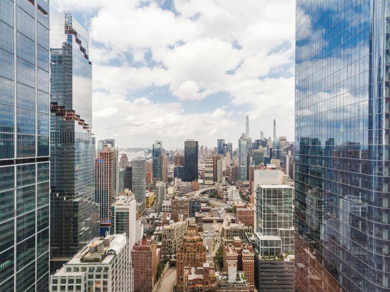 2 Bedroom Luxury Empire State View image