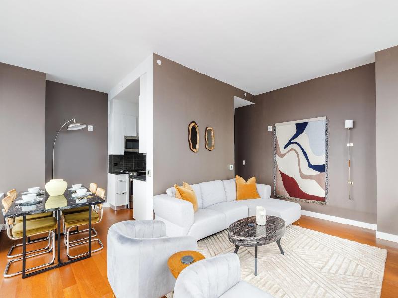 2 Bedroom Luxury Empire State View image