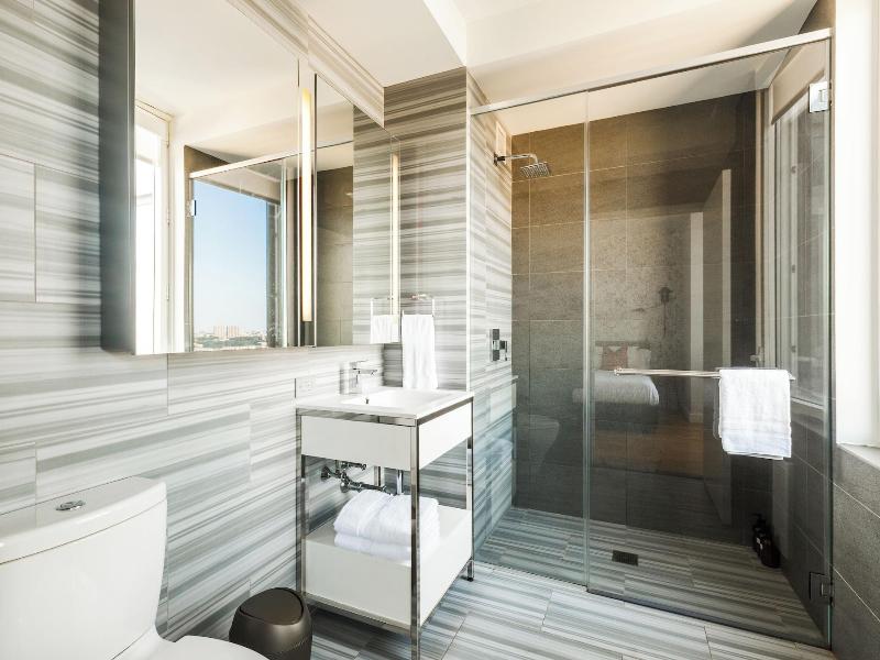 2 Bedroom Luxury Empire State View image