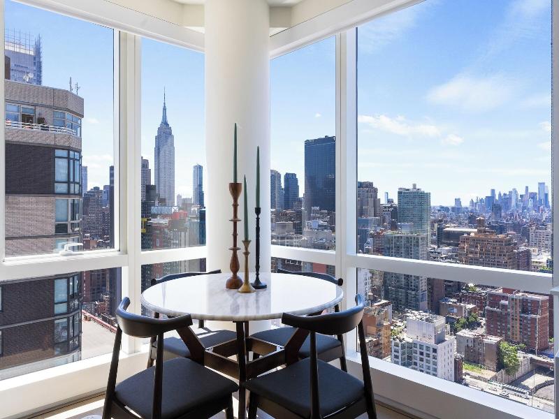 2 Bedroom Luxury Empire State View image