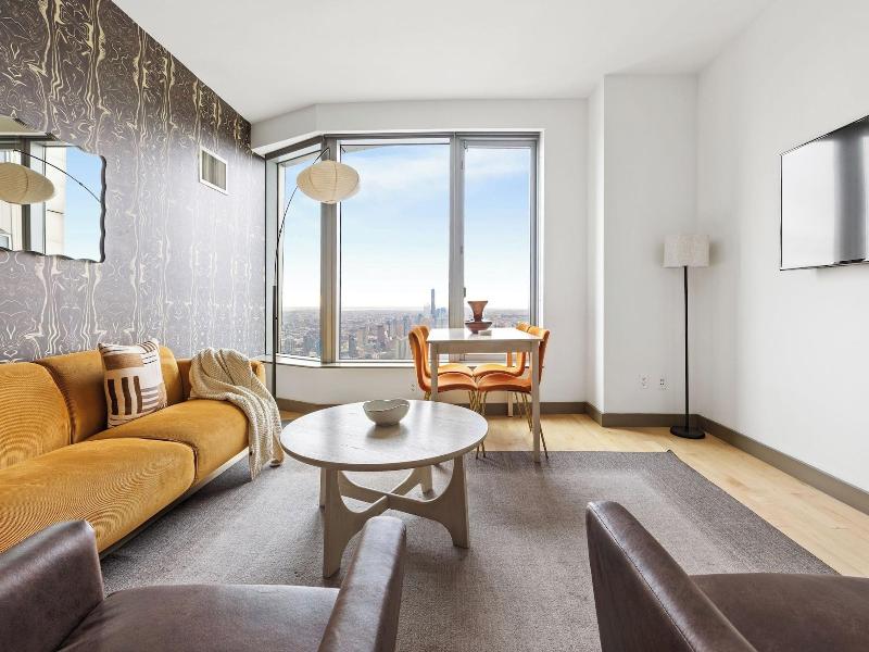 2 Bedroom Luxury Empire State View image