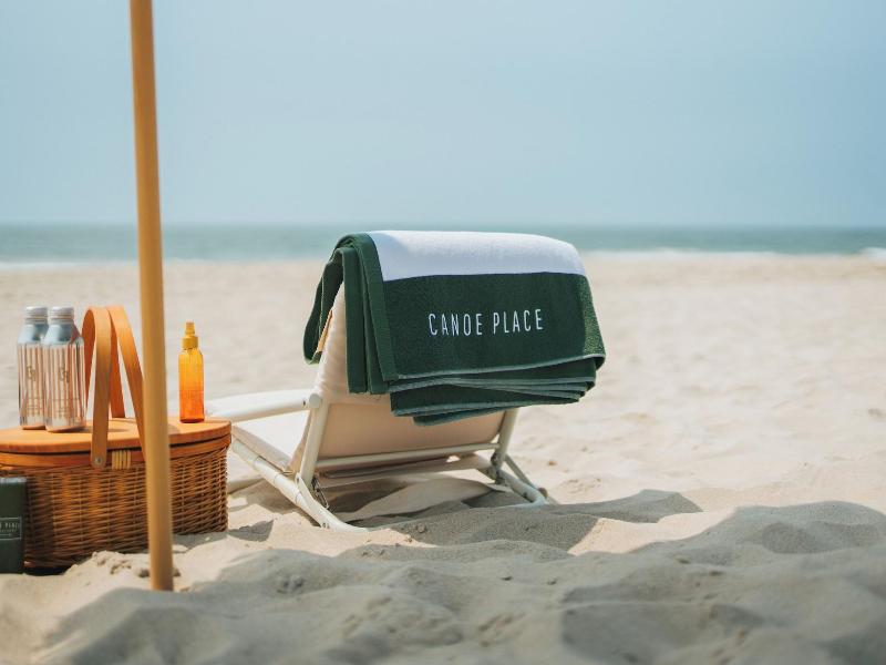Canoe Place Inn And Cottages image