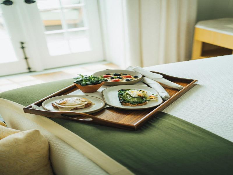 Canoe Place Inn And Cottages image