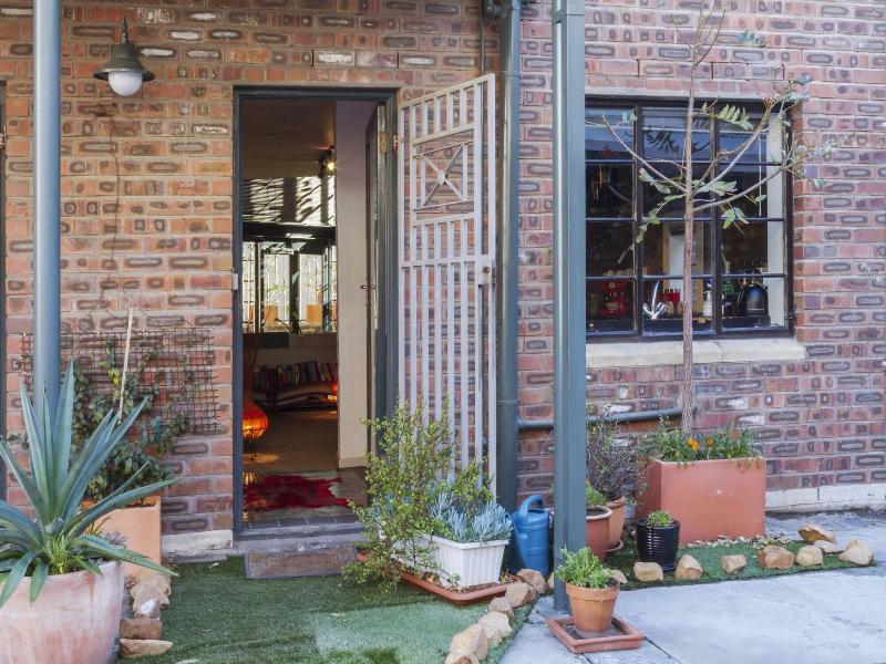 Chic Loft In The Heart Of Cape Town image