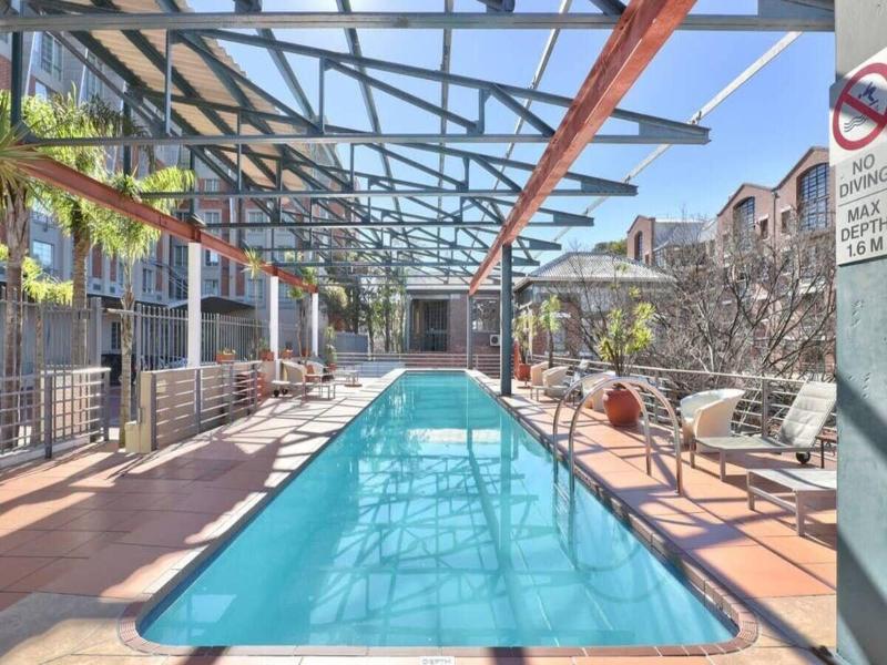 Chic Loft In The Heart Of Cape Town image