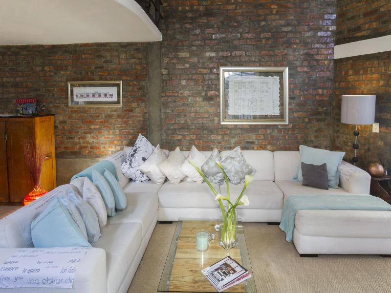 Chic Loft In The Heart Of Cape Town image