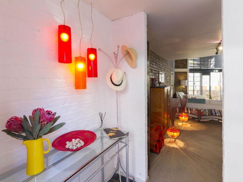 Chic Loft In The Heart Of Cape Town image