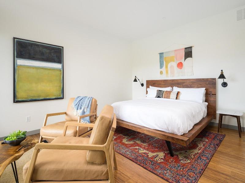 The Setting Inn Willamette Valley image